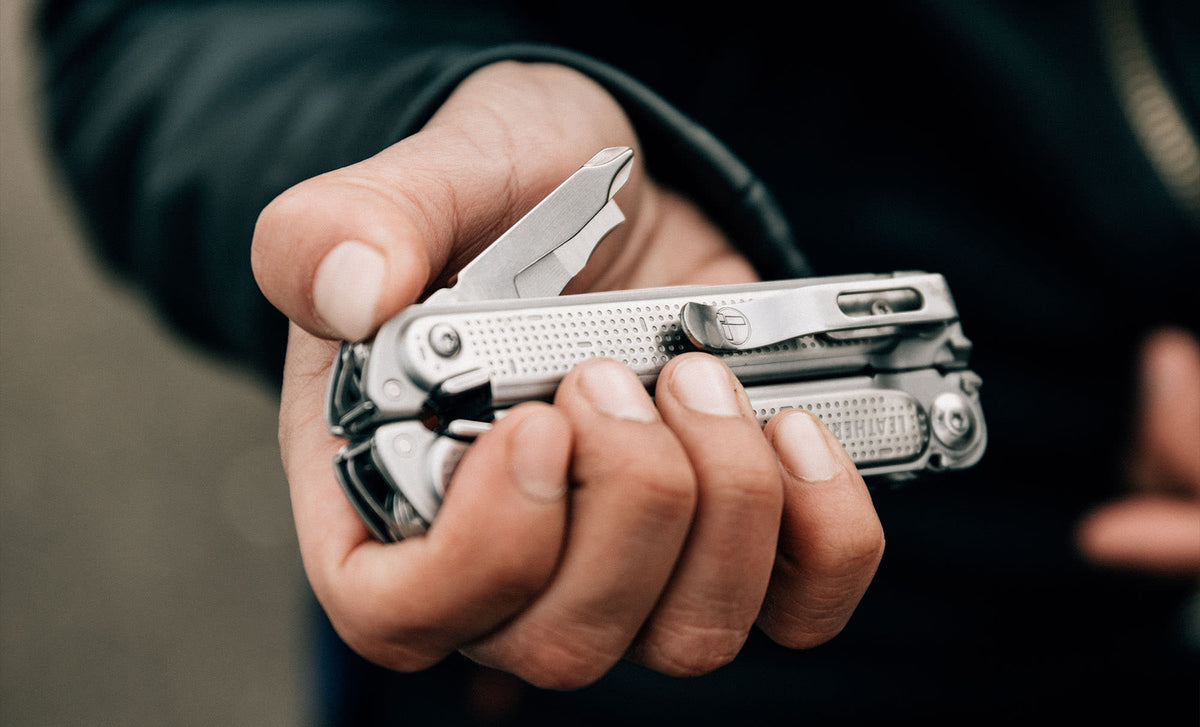 Translation missing: en.Using the Free Series one-hand operable implements